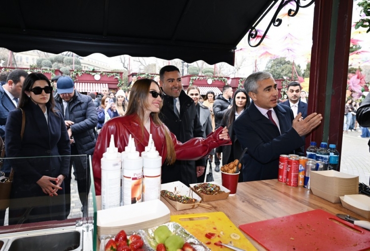 Alena Əliyeva Novruz yarmarkasını ziyarət edib -