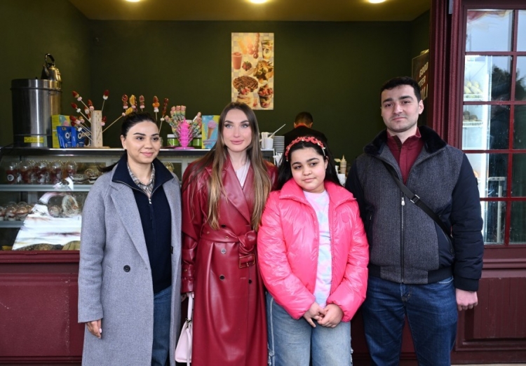 Alena Əliyeva Novruz yarmarkasını ziyarət edib -