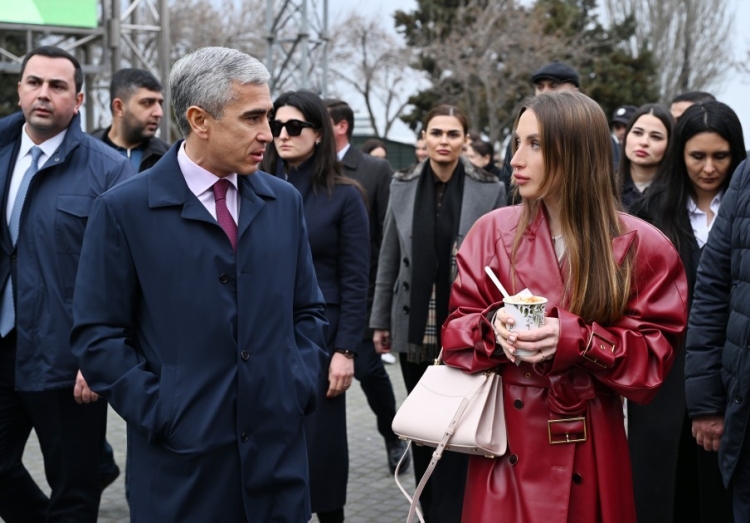 Alena Əliyeva Novruz yarmarkasını ziyarət edib -