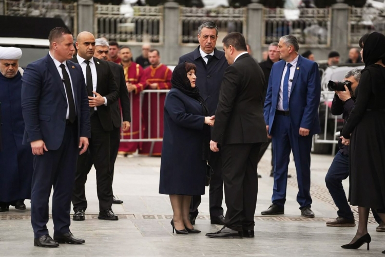 Katalikos-Patriarx II İlya dəfn olunub -