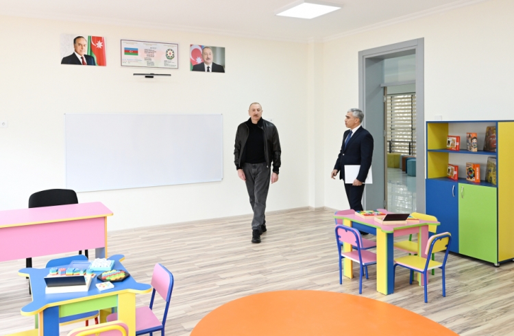 İlham Əliyev Şamaxı Avropa liseyinin yeni binasının açılışında iştirak edib