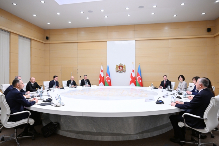 İlham Əliyev İrakli Kobaxidze ilə görüşüb