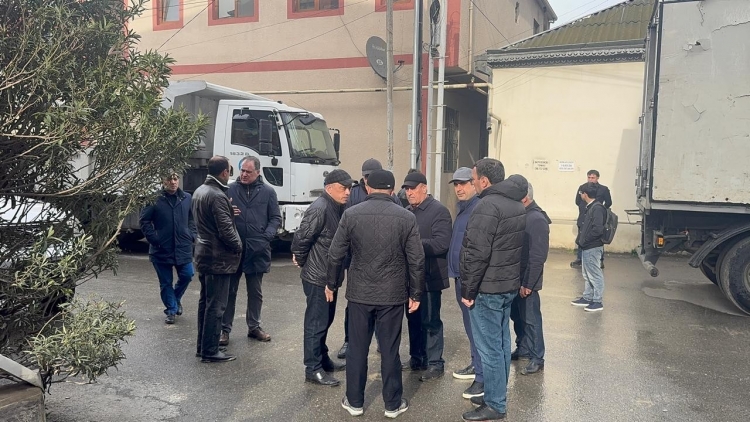 Xətaidə kollektorun üzərində tikilən ev sökülüb –