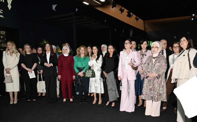Mehriban Əliyeva Antalya Diplomatiya Forumu çərçivəsində paneldə iştirak edib