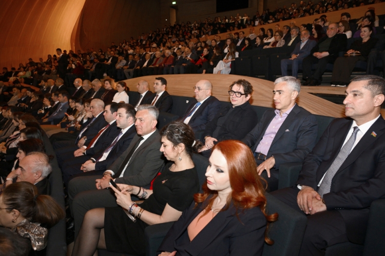 “Tağıyev: Məktəb” bədii filminin təqdimatı olub -