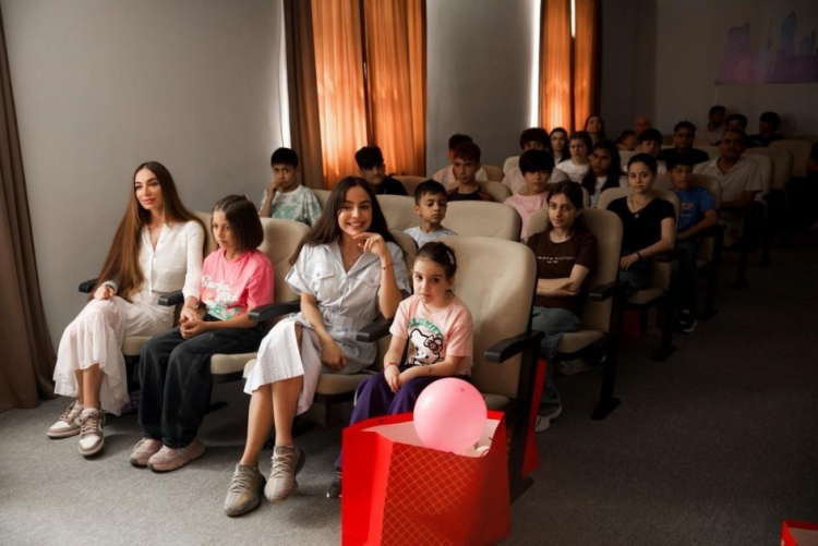 Leyla və Arzu Əliyeva Lənkəranda uşaq evini ziyarət ediblər -