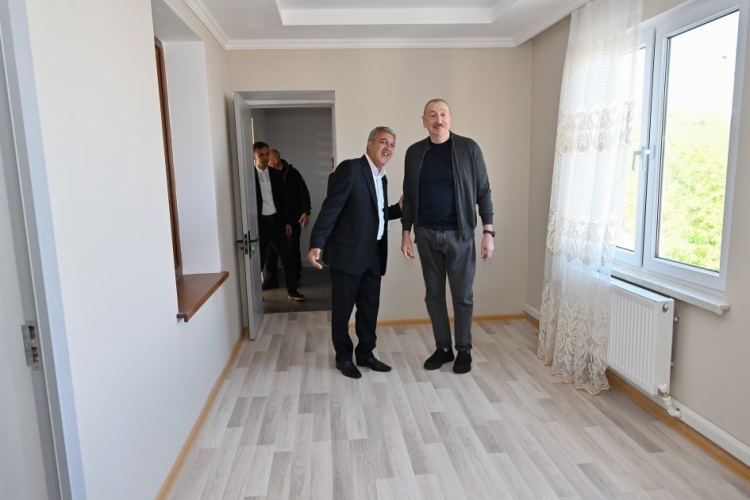 Prezident İlham Əliyev Şuşaya gedib -