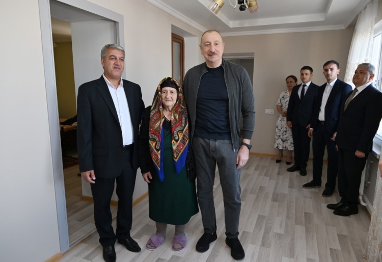 Prezident İlham Əliyev Şuşaya gedib -