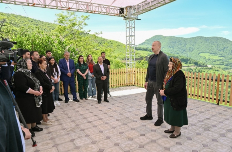 Prezident İlham Əliyev Şuşaya gedib -