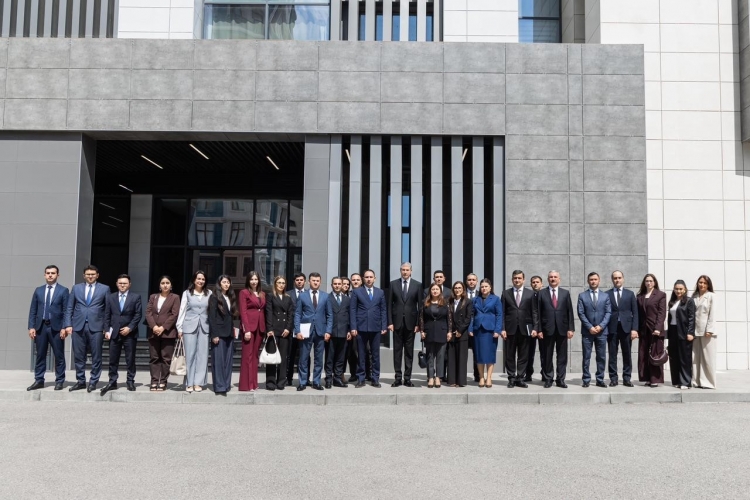 DİN-də yeni təyin olunmuş hakimlərlə görüş keçirilib