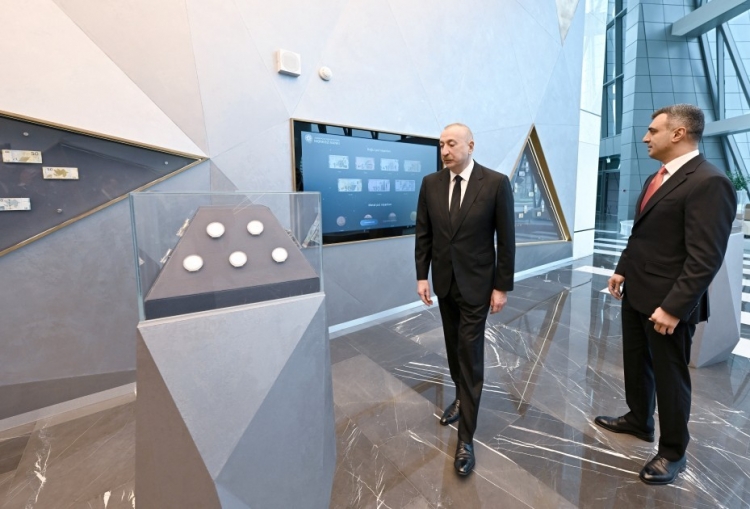 Prezident Mərkəzi Bankın yeni binasının açılışında iştirak edib -