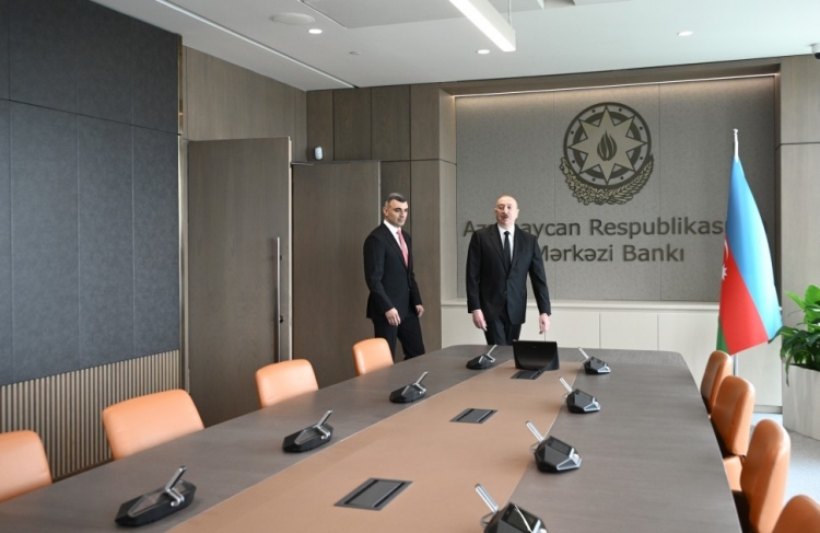 Prezident Mərkəzi Bankın yeni binasının açılışında iştirak edib -