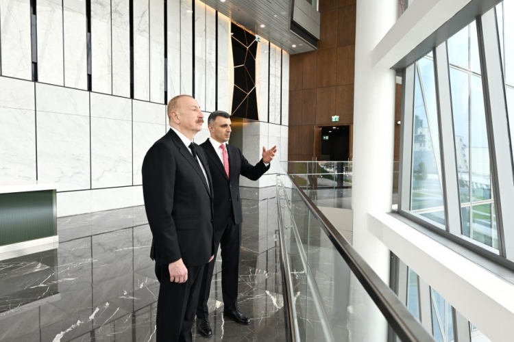 Prezident Mərkəzi Bankın yeni binasının açılışında iştirak edib -