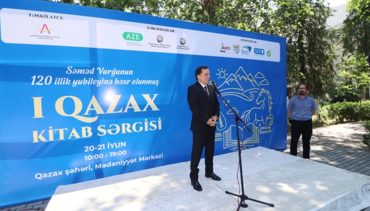 "Bölgələrə kitabla gəlirik" -