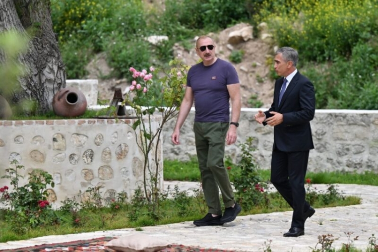 Prezident Şuşada -